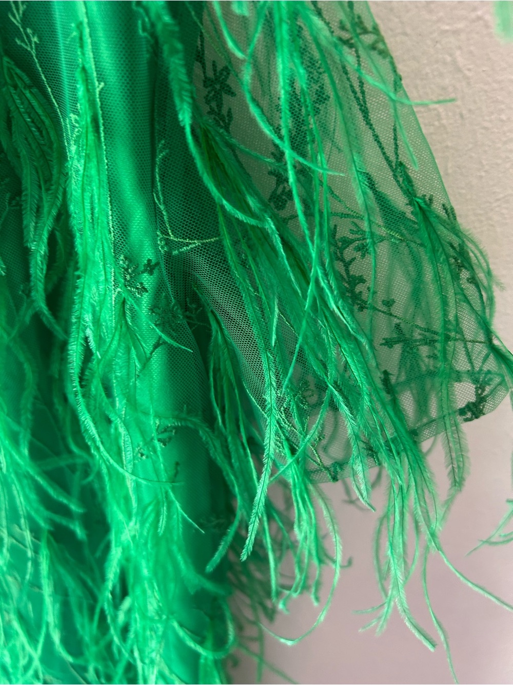 Novaluxe Layla Feather Dress - Picture 4 of 4